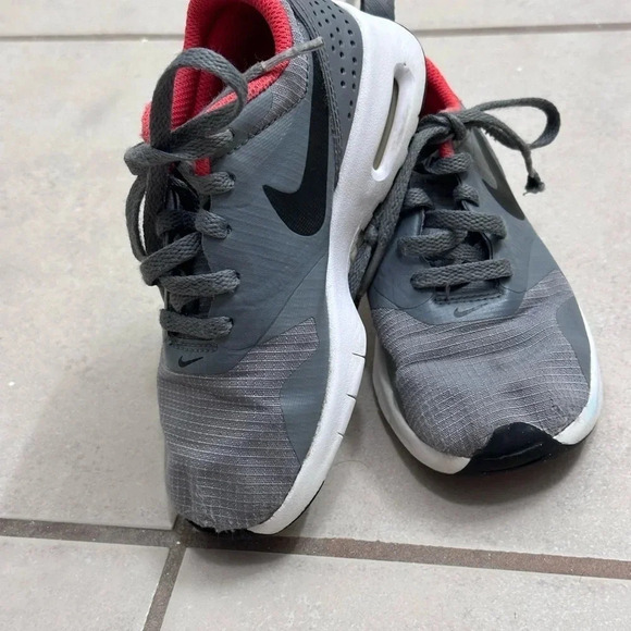 Nike Air Max Tavas Kids Shoes Sneakers Gray Size 10.5C - Picture 6 of 10